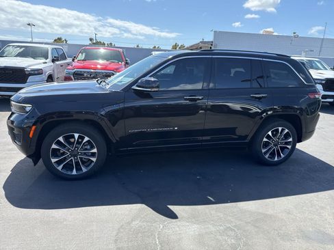 Used 2023 Jeep Grand Cherokee Overland w/ Advanced Protech Group III AWD/4WD image 21