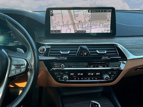 Used 2023 BMW 530i w/ Premium Package RWD image 9