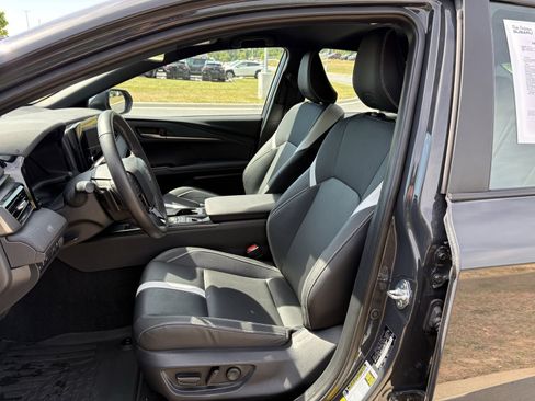 Used 2025 Toyota Camry SE w/ Convenience Package AWD/4WD image 25