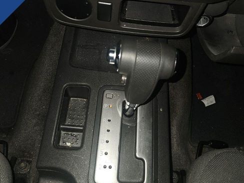 Used 2011 Nissan Frontier SV RWD image 7