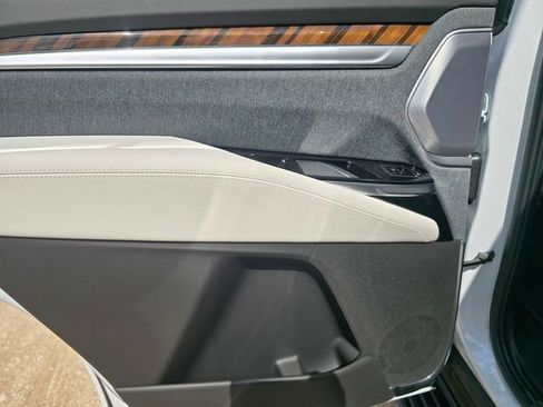 New 2026 Cadillac Escalade Platinum Sport AWD/4WD image 15
