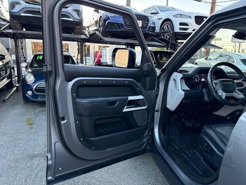 Used 2020 Land Rover Defender 110 HSE AWD/4WD image 68
