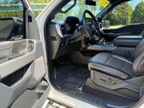 Used 2025 Ford F150 Lariat AWD/4WD image 15