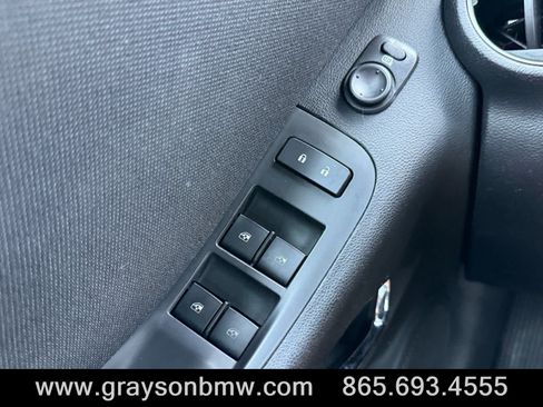 Used 2015 Chevrolet Camaro LT RWD image 17
