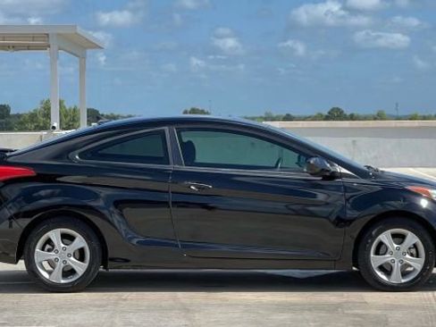 Used 2013 Hyundai Elantra image 56