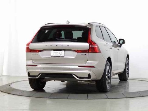 Certified 2025 Volvo XC60 B5 Core image 11