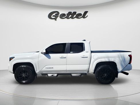 Certified 2024 Toyota Tacoma SR5 AWD/4WD image 7