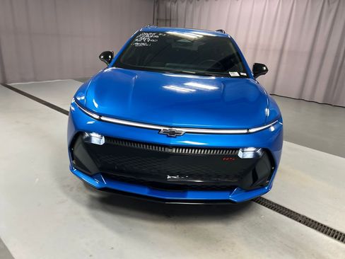 Used 2025 Chevrolet Equinox EV RS image 2