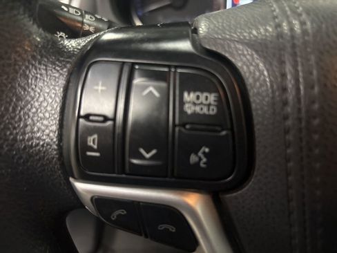 Used 2017 Toyota Highlander LE image 21