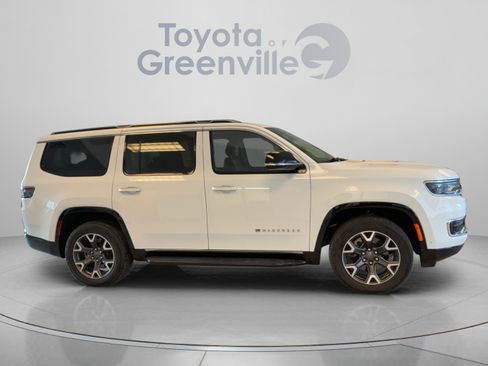 Used 2023 Jeep Wagoneer Series III w/ Preferred Equipment Group AWD/4WD image 7