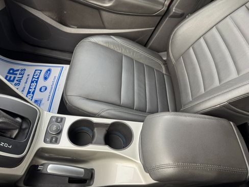 Used 2015 Ford C-MAX SEL w/ Equipment Group 302A image 13