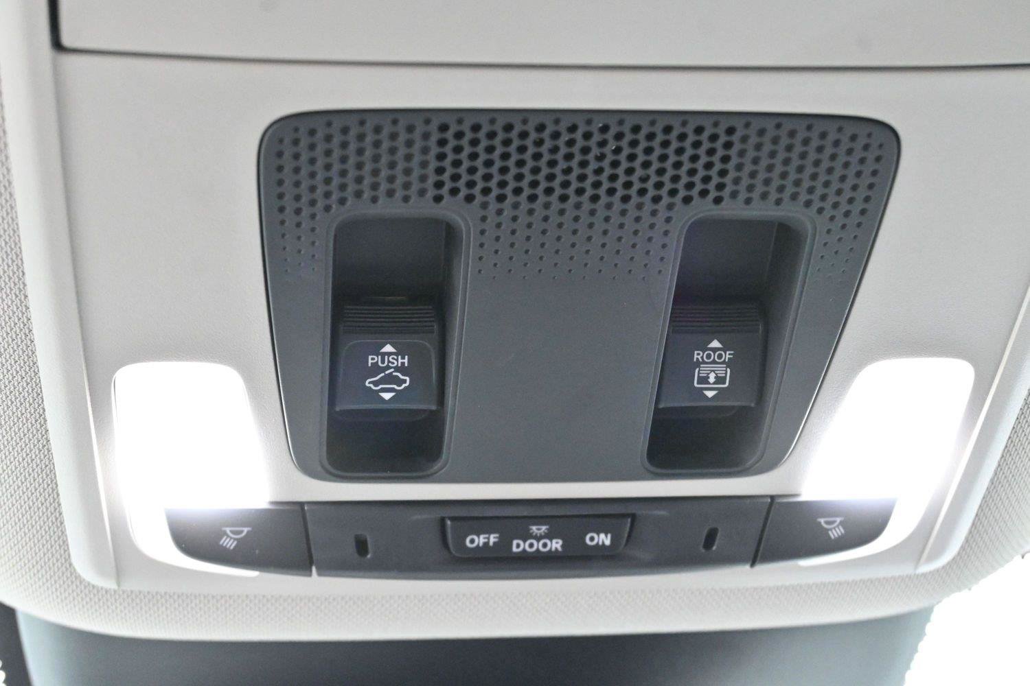 Used 2024 Honda Pilot Touring image 28