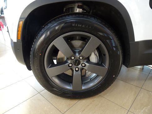 New 2026 Land Rover Defender 110 S image 30