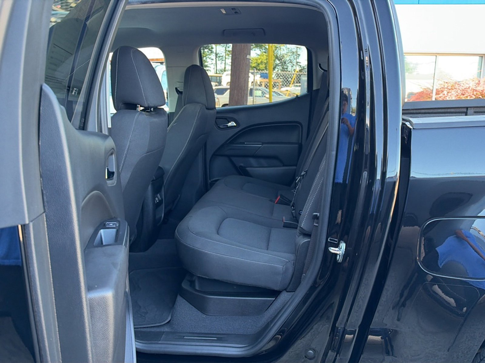 Used 2022 Chevrolet Colorado LT w/ Safety Package AWD/4WD image 19