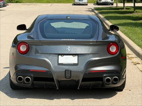 Used 2015 Ferrari F12 Berlinetta RWD image 7