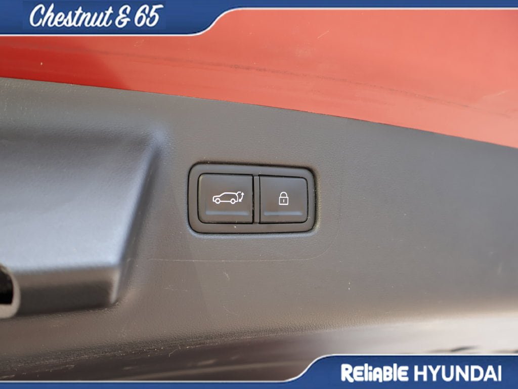 Used 2025 Hyundai Santa Fe SEL AWD/4WD image 17