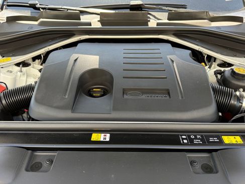 Used 2024 Land Rover Range Rover Sport SE image 39