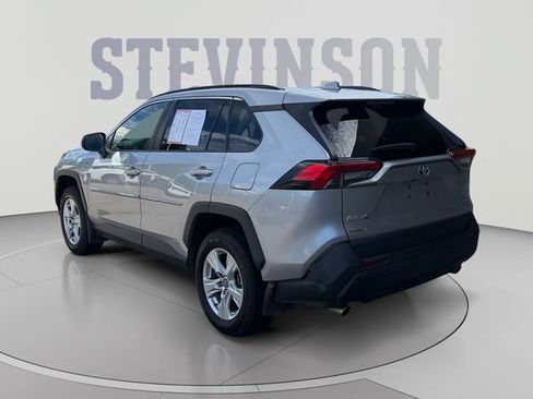 Used 2020 Toyota RAV4 LE w/ Carpet Mat Package AWD/4WD image 3
