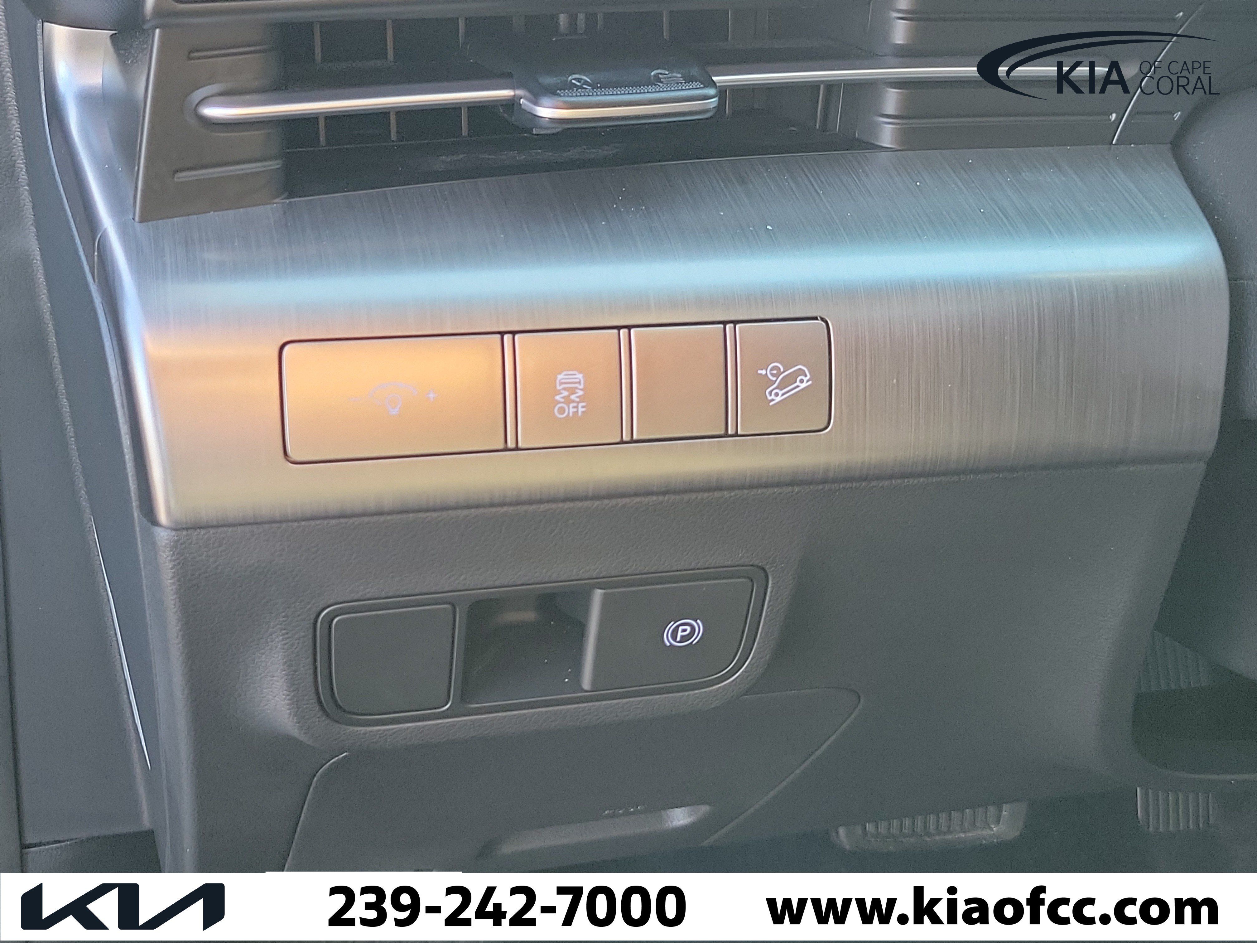 Used 2024 Hyundai Kona SEL w/ Convenience Package FWD image 23