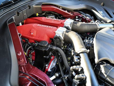 Used 2025 Ferrari Roma Spider RWD image 30