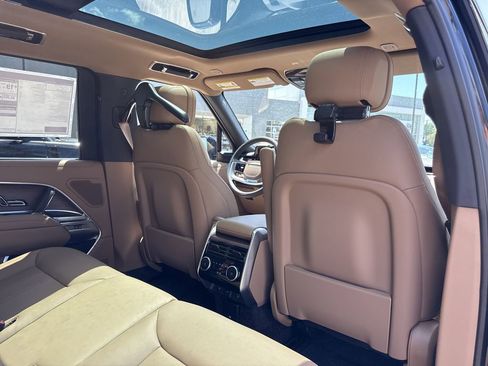 New 2025 Land Rover Range Rover SE AWD/4WD image 15