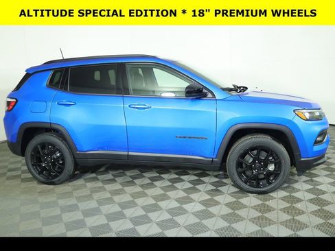 New 2026 Jeep Compass Latitude image 7