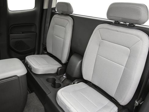 Used 2015 GMC Canyon SLE RWD image 16