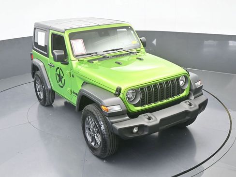 Used 2025 Jeep Wrangler Sport image 46