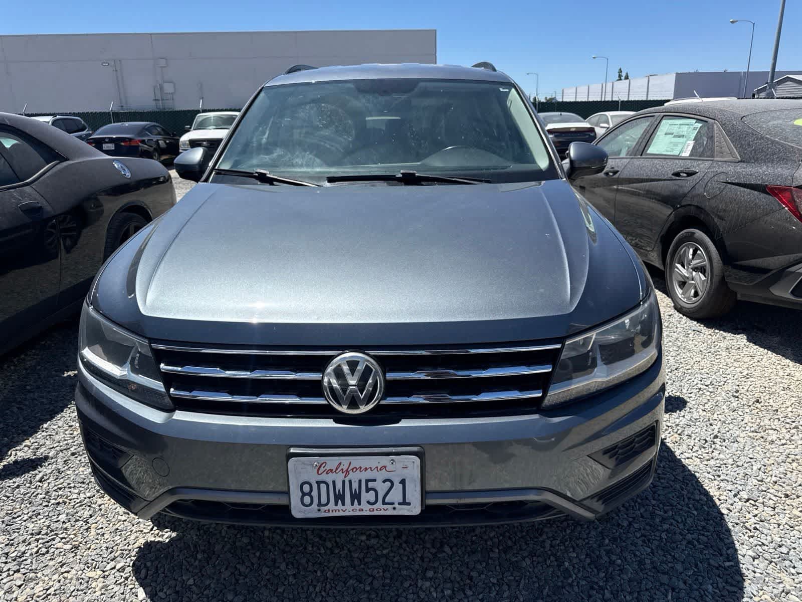 Used 2018 Volkswagen Tiguan SE FWD image 2