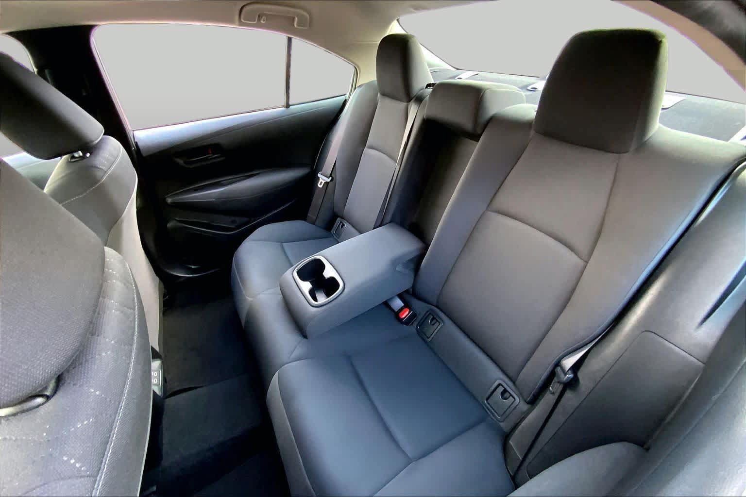 Used 2025 Toyota Corolla LE FWD image 20