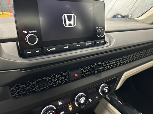 Used 2025 Honda Accord LX image 27