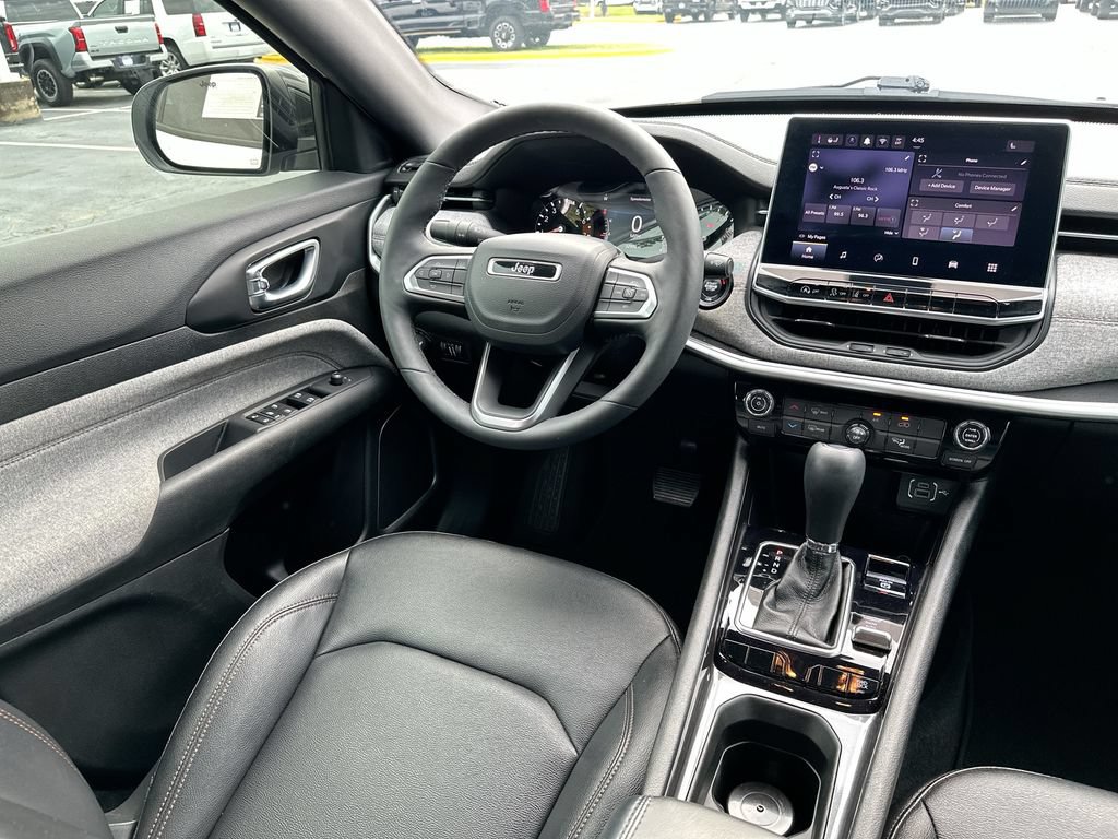 Used 2024 Jeep Compass Latitude AWD/4WD image 19