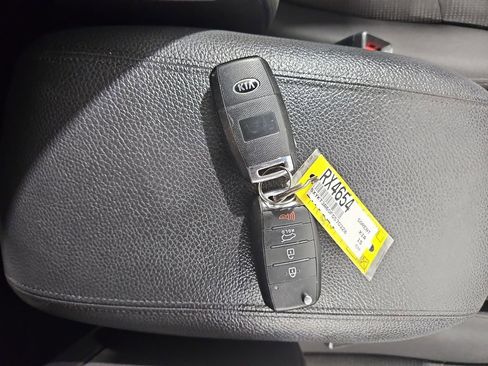 Used 2015 Kia Sorento LX FWD image 27