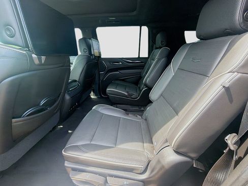 Used 2021 Cadillac Escalade ESV Sport AWD/4WD image 22