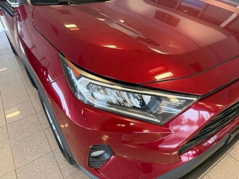 Used 2019 Toyota RAV4 XLE w/ All Weather Liner Package AWD/4WD image 9