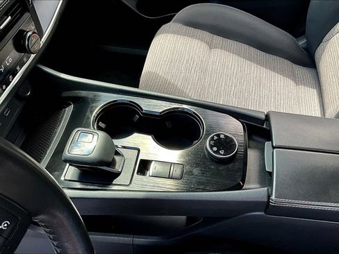 Used 2021 Nissan Rogue S image 18