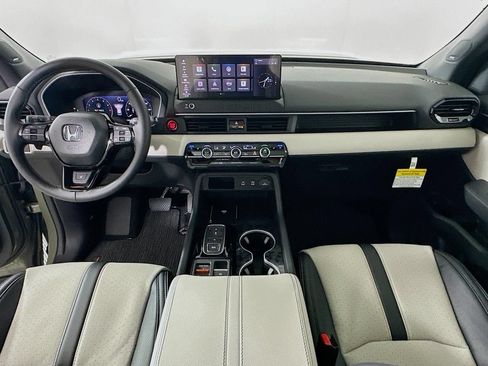 Used 2026 Honda Passport TrailSport Elite image 3