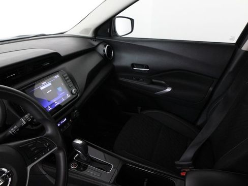 Used 2021 Nissan Kicks SV FWD image 18