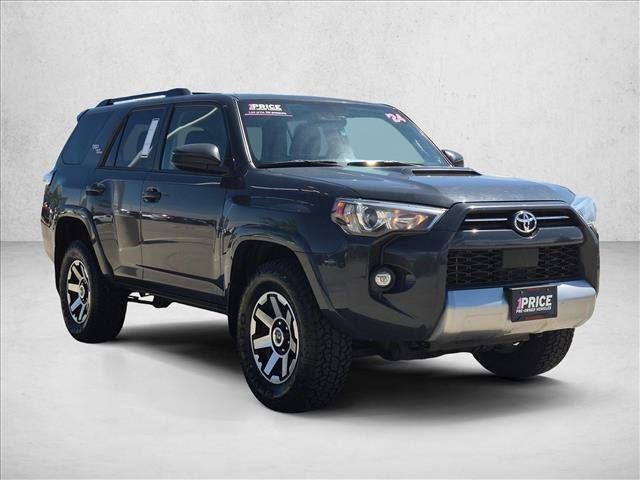Used 2024 Toyota 4Runner TRD Off-Road AWD/4WD image 3