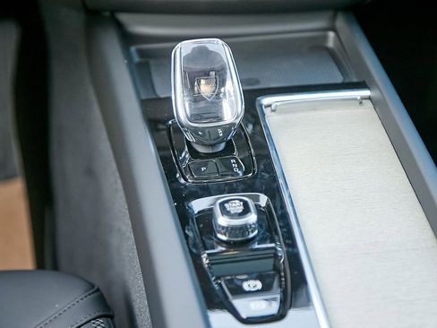 New 2026 Volvo XC60 B5 Plus w/ Protection Package Premier image 28