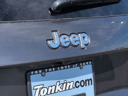 Used 2016 Jeep Grand Cherokee Limited w/ Luxury Group II image 28