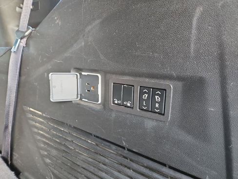 Used 2024 Chevrolet Tahoe Premier image 36