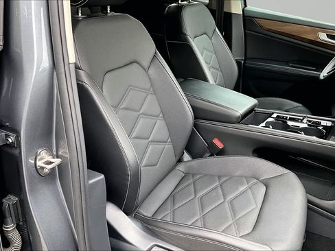 Used 2024 Volkswagen Atlas SE FWD image 9
