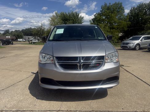 Used 2015 Dodge Grand Caravan SE w/ Quick Order Package 29E SE FWD image 8