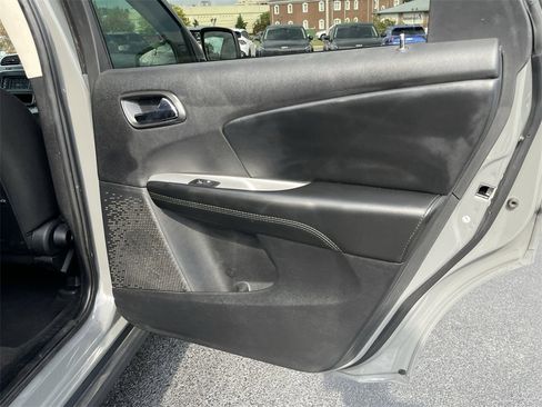 Used 2020 Dodge Journey SE w/ SE Popular Equipment Group image 21