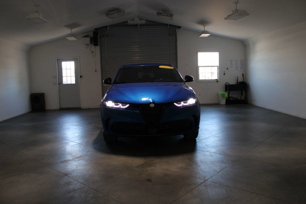 Used 2024 Alfa Romeo Tonale Veloce AWD/4WD image 52