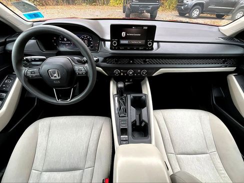 Used 2023 Honda Accord LX image 13