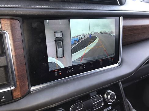 Used 2023 GMC Yukon XL Denali Ultimate image 17