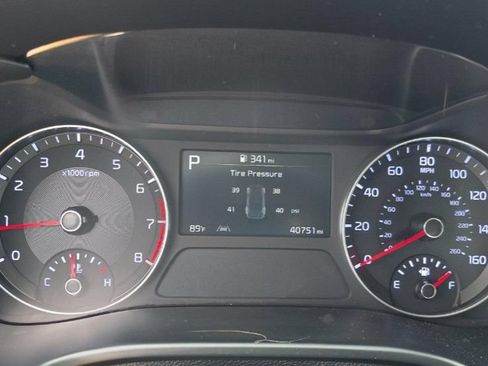 Used 2024 Kia Forte LXS FWD image 7