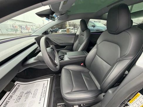 Used 2025 Tesla Model 3 image 29